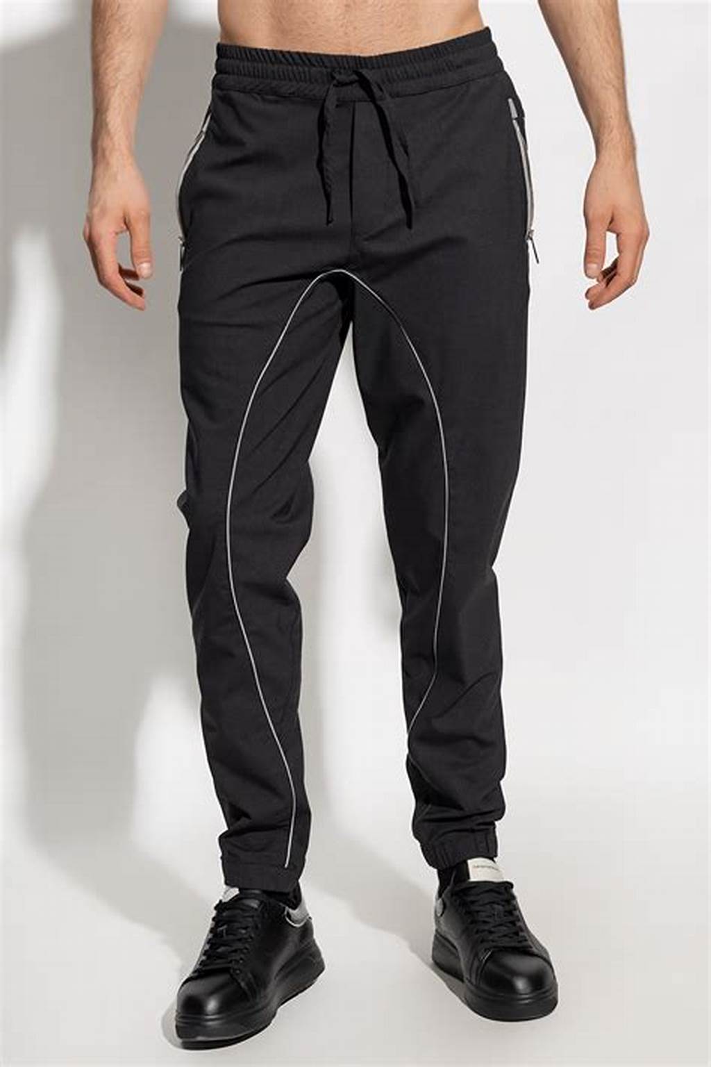 Why You Should Invest in Men’s Jogger Pants?